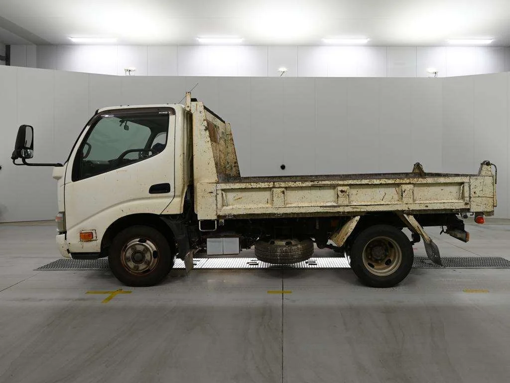 Hino Dutro  с аукциона в Японии