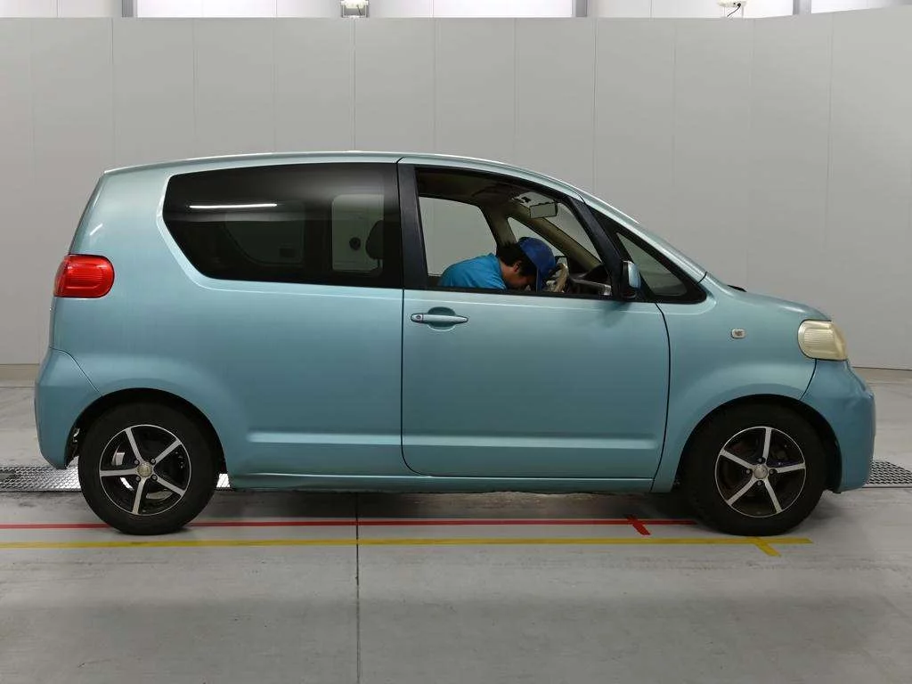 Toyota Porte  с аукциона в Японии