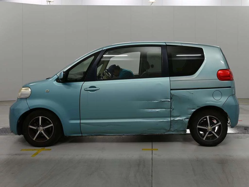 Toyota Porte  с аукциона в Японии