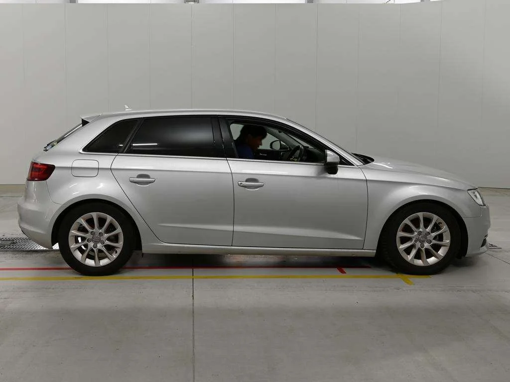 Audi A3  с аукциона в Японии