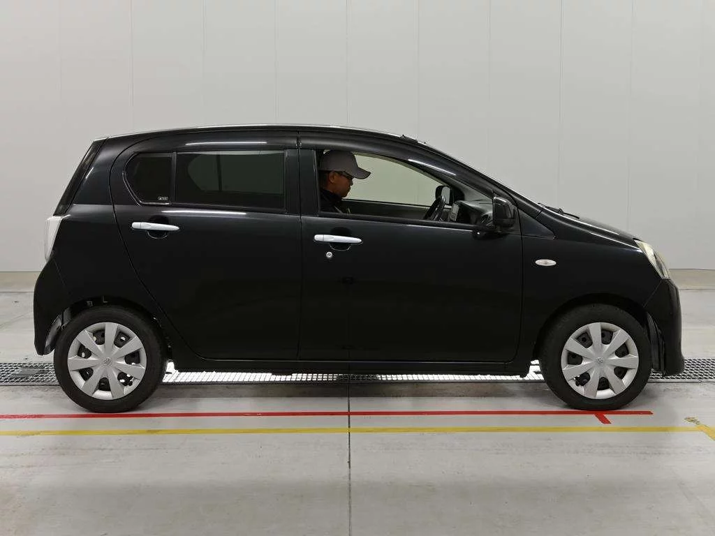 Toyota Pixis Epoch  с аукциона в Японии