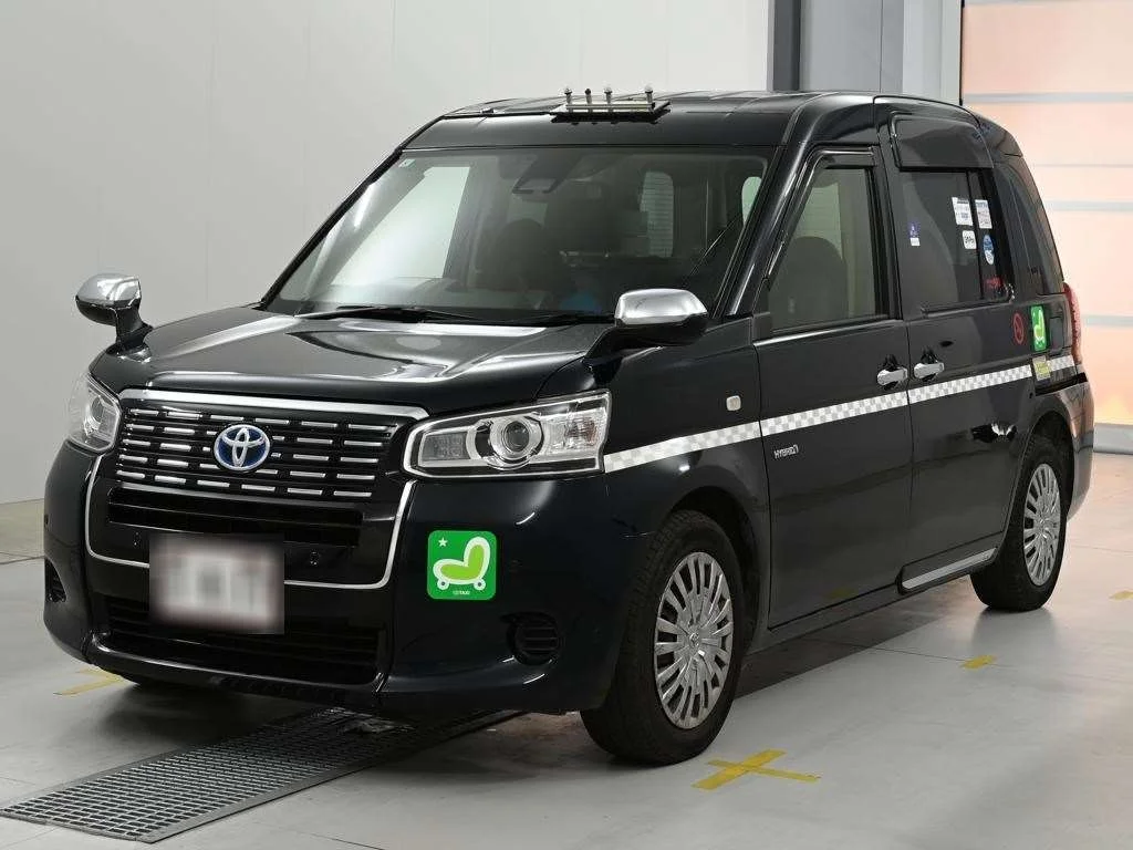 Toyota JPN Taxi  с аукциона в Японии