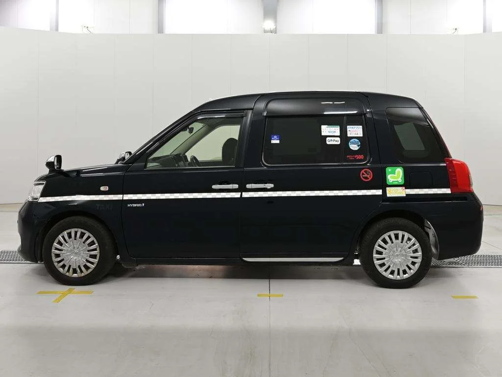 Toyota JPN Taxi  с аукциона в Японии