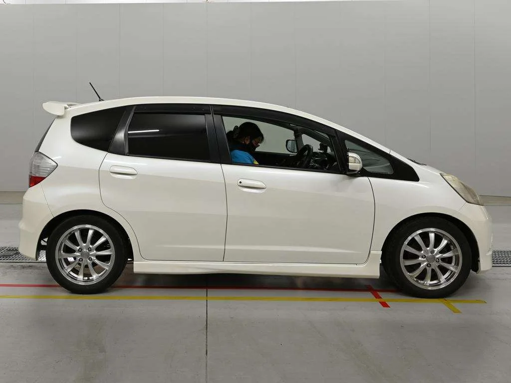 Honda Fit  с аукциона в Японии