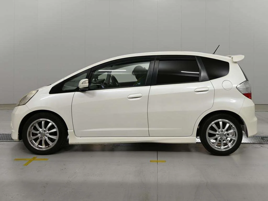 Honda Fit  с аукциона в Японии