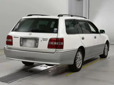 Toyota Crown Estate