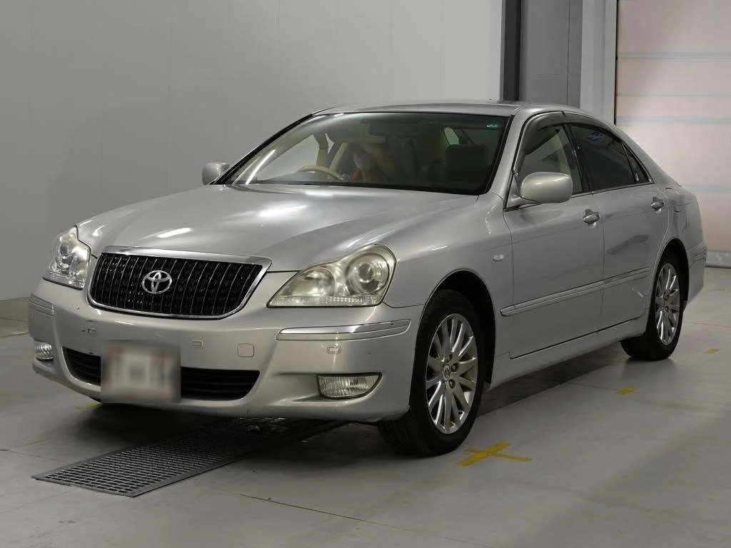 Toyota CROWN MAJESTA  с аукциона в Японии