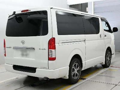TOYOTA REGIUS VAN