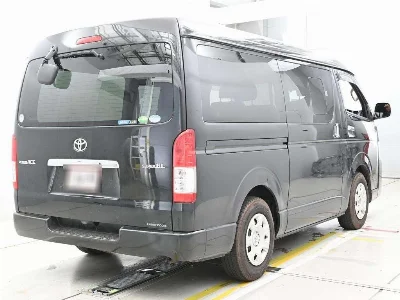 TOYOTA REGIUS VAN