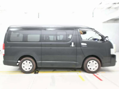 TOYOTA REGIUS VAN