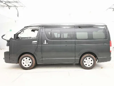 TOYOTA REGIUS VAN