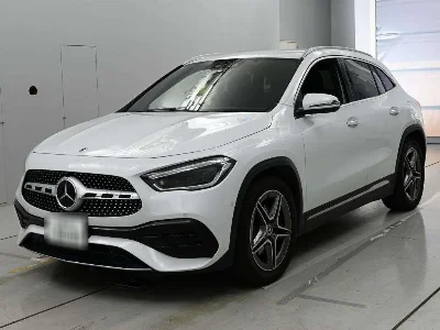MERCEDES BENZ GLA