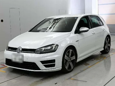 VOLKSWAGEN GOLF R