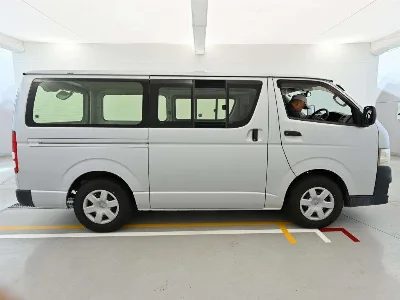 TOYOTA REGIUS VAN