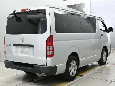 TOYOTA REGIUS VAN