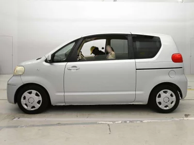TOYOTA PORTE