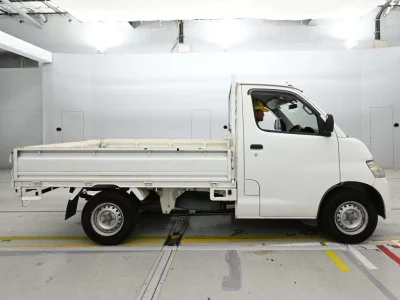 TOYOTA LITE ACE TRUCK