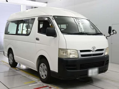 TOYOTA REGIUS VAN