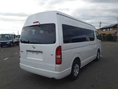 TOYOTA HIACE
