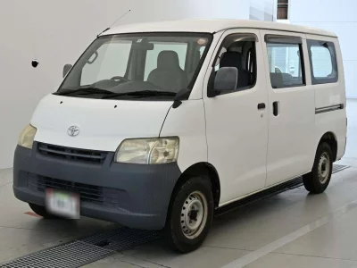 TOYOTA TOWN ACE VAN