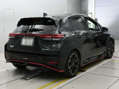 NISSAN AURA