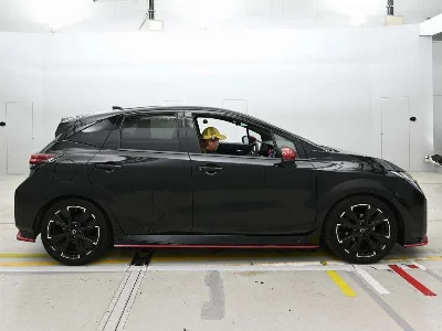 NISSAN AURA