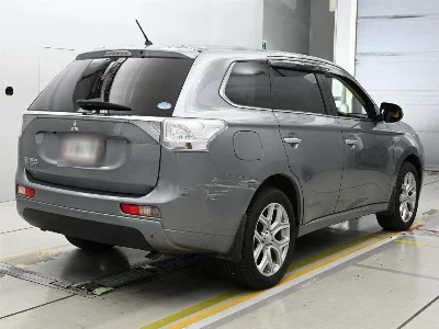 MITSUBISHI OUTLANDER PHEV