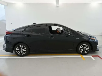 TOYOTA PRIUS PHV