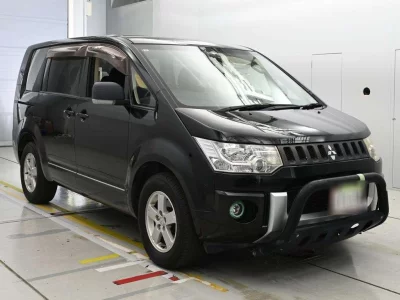 MITSUBISHI DELICA D5