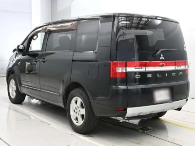 MITSUBISHI DELICA D5