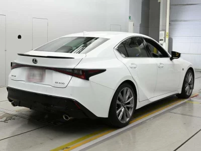 LEXUS IS