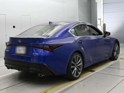 LEXUS IS
