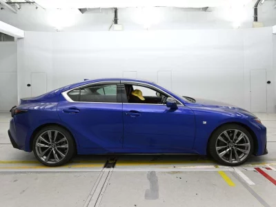 LEXUS IS