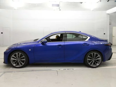 LEXUS IS