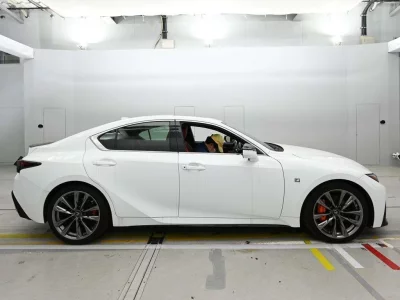 LEXUS IS