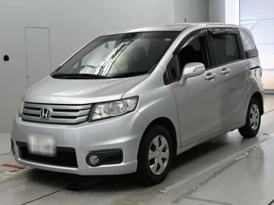 HONDA FREED SPIKE