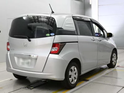 HONDA FREED SPIKE