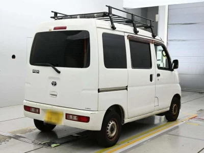 TOYOTA PIXIS VAN