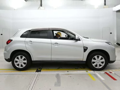MITSUBISHI RVR