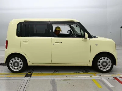TOYOTA PIXIS SPACE