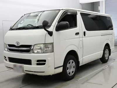 TOYOTA REGIUS VAN