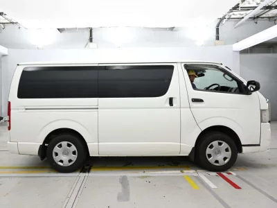 TOYOTA REGIUS VAN