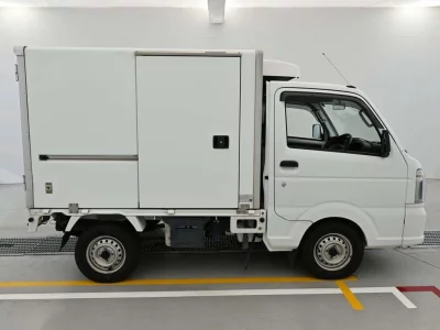 NISSAN CLIPPER TRUCK