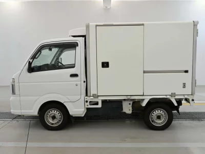 NISSAN CLIPPER TRUCK
