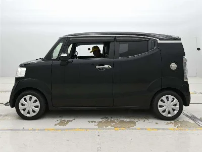 HONDA N BOX SLASH