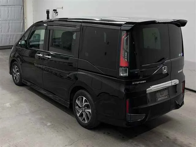 Honda STEPWGN SPADA  с аукциона в Японии