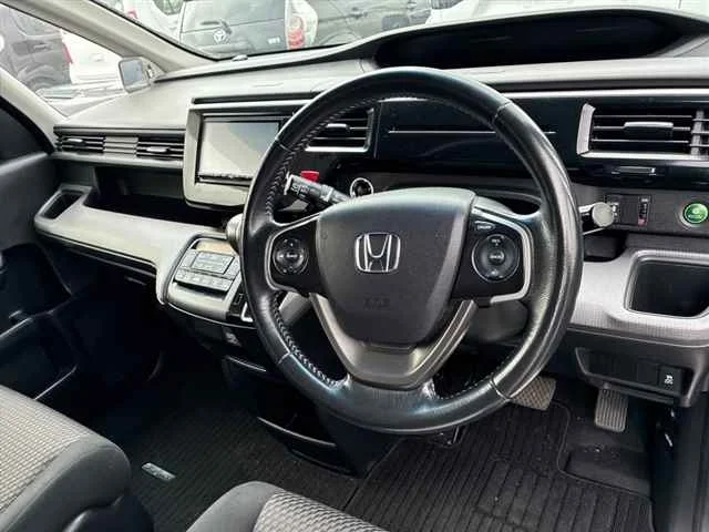 Honda STEPWGN SPADA  с аукциона в Японии