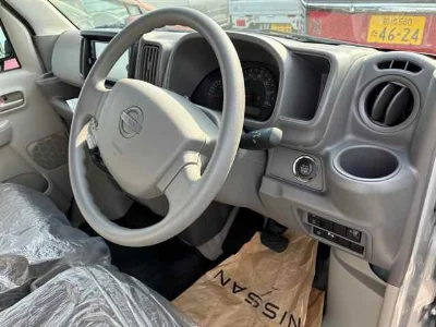 NISSAN CLIPPER VAN