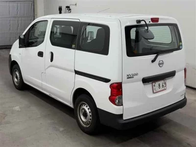 NISSAN NV200