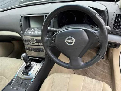 NISSAN SKYLINE